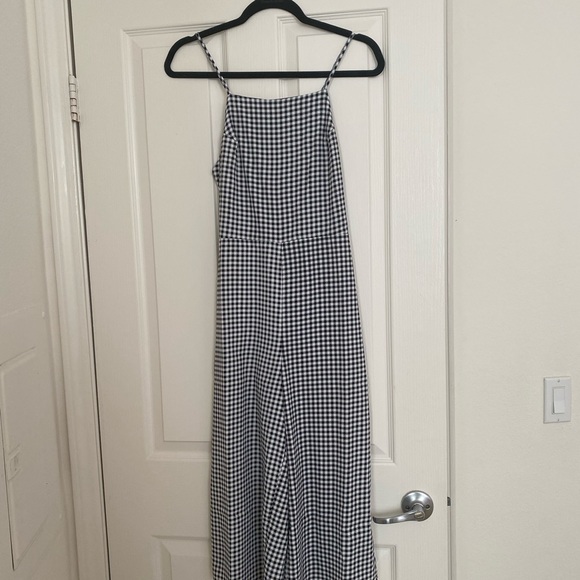 ❗️SOLD❗️ 
Cropped Gingham Romper - Picture 2 of 4